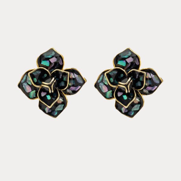 O1CN01ZW5DwA1O8mowLvgUh__2077711661.jpg_q30_2a12e619-98e0-489a-99e8-366295e2df7e Camellia Earring